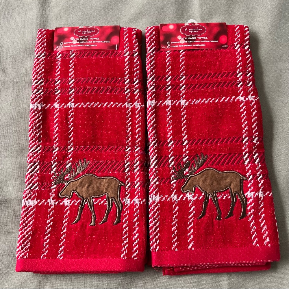 St. Nicholas Square Bath Hand Kitchen Towels Christmas Moose Design (set of 2)